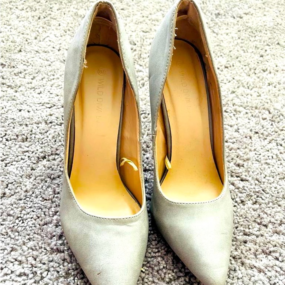 gray shoes women size 9